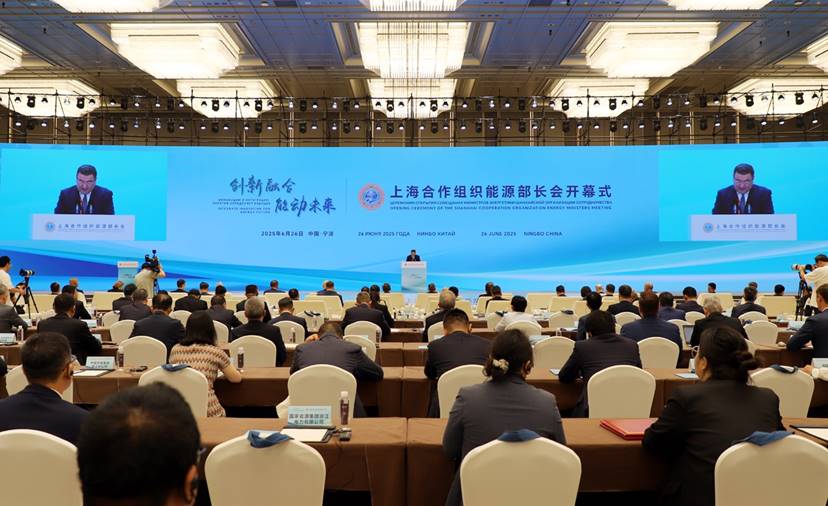 ../../../../../G/图片及视频/20250626-6D/开幕式修图/1IMG_5006乌兹别